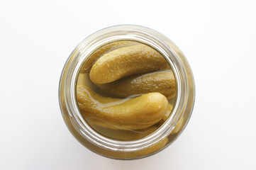 Gewuerzgurken in einem Glas