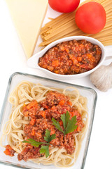 spaghetti bolognese with ingredients
