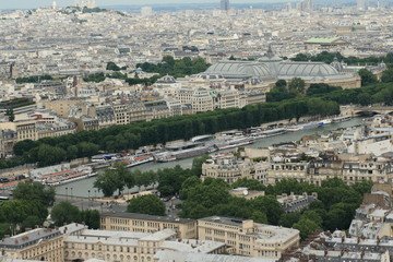 Fototapeta na wymiar Quai de la Seine,Paris