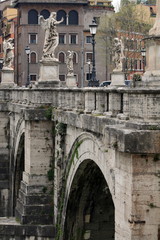 Fototapeta na wymiar Puente Sant Angelo