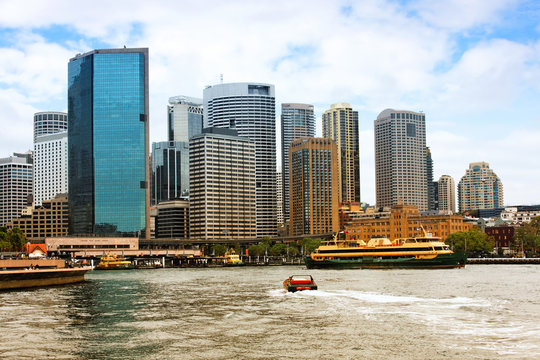 Sydney Hafen mit Skyline