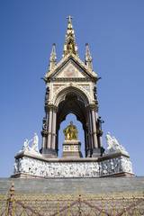 Fototapeta na wymiar Pomnik w Hyde parku Alberta - Londyn