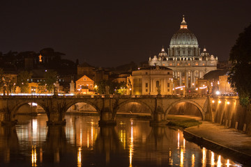 Fototapeta na wymiar Watykan nocą