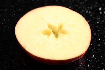 Aepfel,Elstar ein Stueck
