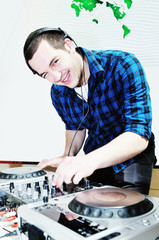 dj on party