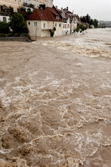 Überflutung bei Hochwasser nach Regen