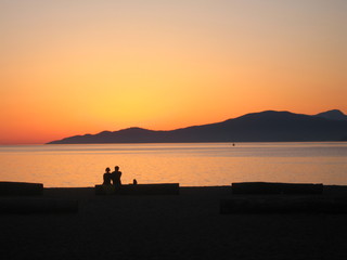 Obraz premium romantic sunset vancouver beach