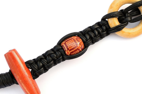 gros plan sur ceinture artisanale