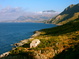 Fototapeta na wymiar Linia brzegowa w pobliżu Palermo, Sycylia