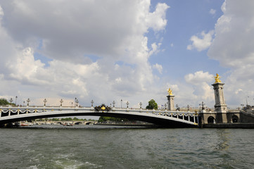 Fototapeta na wymiar most paris