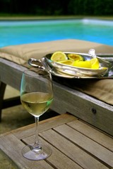 Lunch am Pool