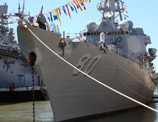 Fototapeta premium US Navy Destroyer docked in New York during fleet week