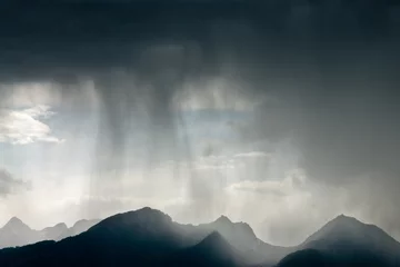 Crédence de cuisine en verre imprimé Orage Rain over the mountains