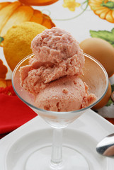 Sorbetto di mirtilli al latticello e succo di limone