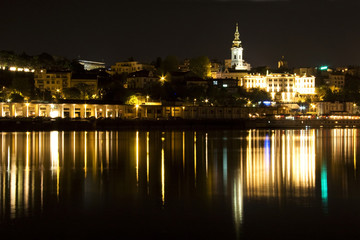 Fototapeta na wymiar Belgrad w nocy