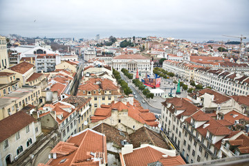 Fototapeta na wymiar Blick von Elevador de Santa Justa auf die Altstadt von Lissabon