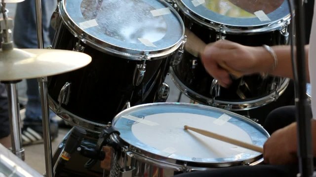 mains du batteur
