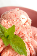 Homemade Strawberry Ice Cream