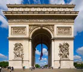 Fototapeta na wymiar Paryż, Arc de Triomphe