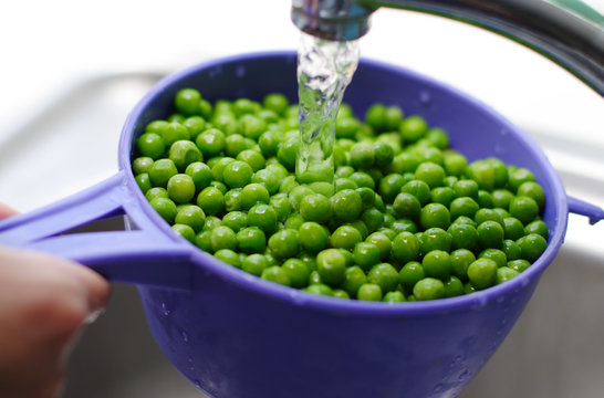 Washing peas