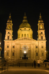 Fototapeta na wymiar st. Stephen Kościół w Budapeszcie - noc