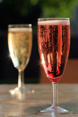 Coupe de champagne et kir royal