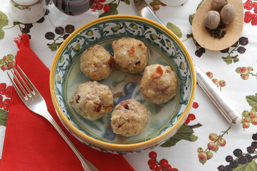 Knodel con lo speck in brodo - primi Trentino Alto Adige
