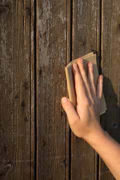 Poncage de bois