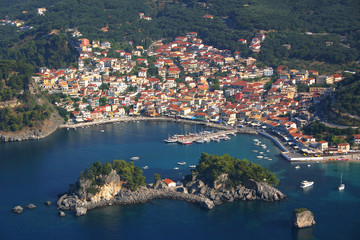 Obraz premium Aerial view on the village of Parga
