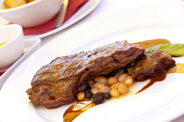 Rumpsteak(Roastbeef) - gegrillt,mit Soße,grünen Bohnen