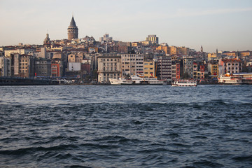Fototapeta premium Galata Tower and Golden Horn in Istanbul, Turkey