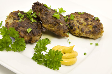 Frikadellen mit Senf