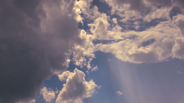 luz entre nubes