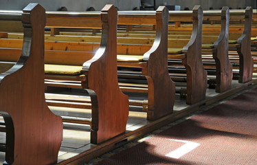 Kirchenbänke