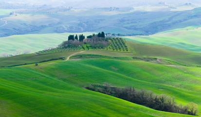 Fototapeta na wymiar Tuscany villa in spring