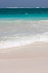 Fototapeta na wymiar Tulum biały plaży w Meksyku