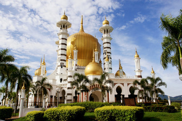 Fototapeta na wymiar Ubudiah meczet, srebrny, Malezja