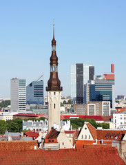 Obraz premium Old and modern architecture