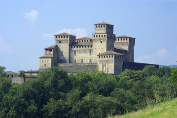 Fototapeta na wymiar Emilia Romagna, Zamek Torrechiara 3