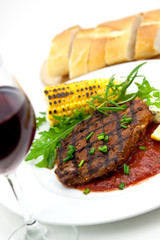 Rib Eye Steak mit Rucola Salat,Mais