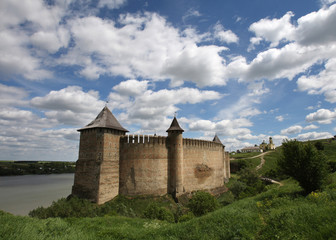Fototapeta na wymiar Chotyn castle ashore Dnestr the river