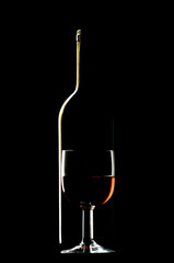 bottiglia di vino con bicchiere