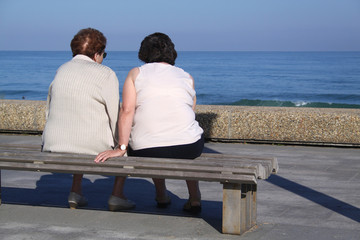 discution en bord de mer