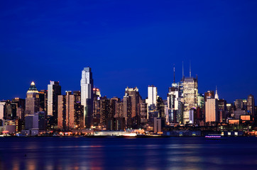 Fototapeta na wymiar Mid-town Manhattan Skyline