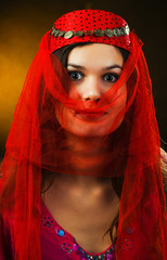 The girl covered by a veil