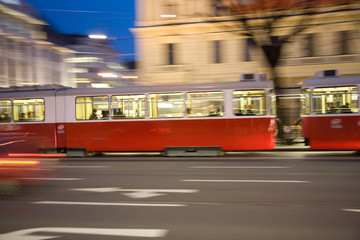 Naklejka premium Passagiere in der Strassenbahn in Wien im ersten Bezirk