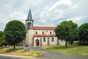 Fototapeta na wymiar Eglise romane de Saint Ignat