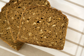 drei scheiben vollkornbrot