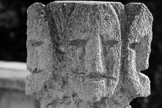 scultura a tre facce