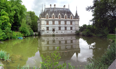Fototapeta na wymiar Chateau Azay le Rideau 02